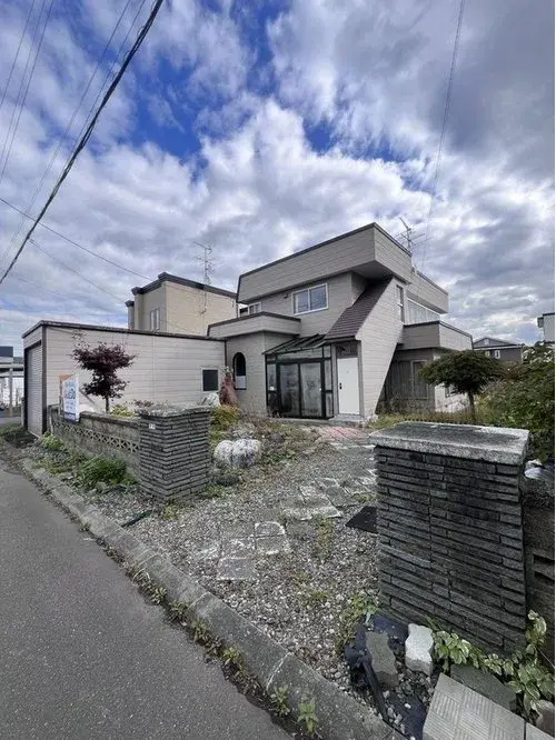 Akiya in Eniwa