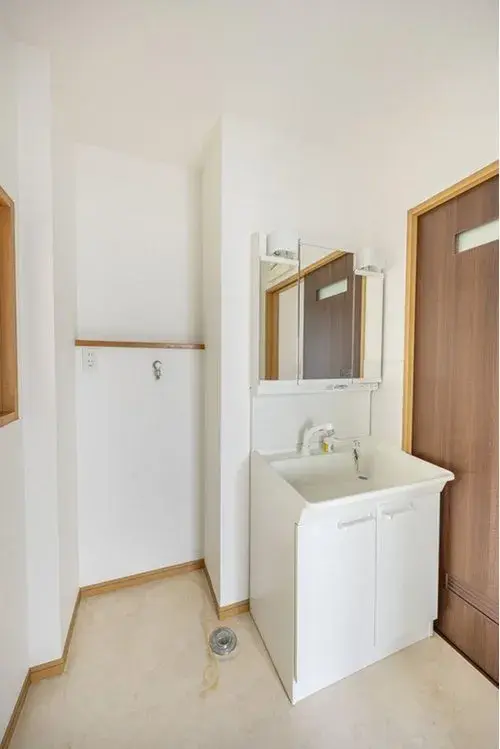 4 Bedroom Property Sendai City Miyagi Prefecture (17)