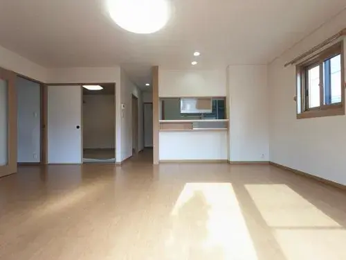 Casa Bifamiliar en la Ciudad de Akita, Prefectura de Akita (2)