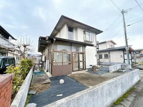 Akiya in Nanyō