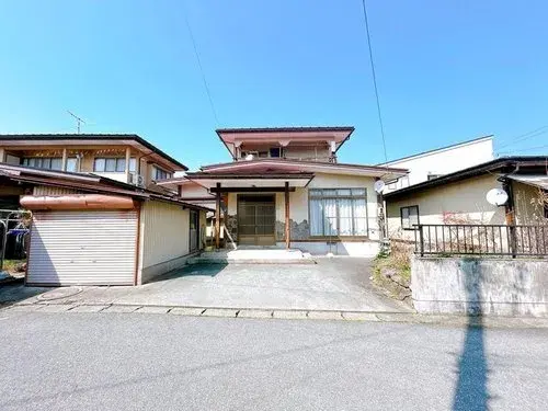 Akiya in Tendō