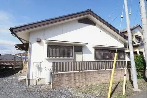 Akiya in Hanno