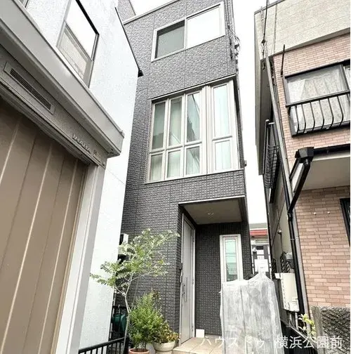 Akiya in Yokohama