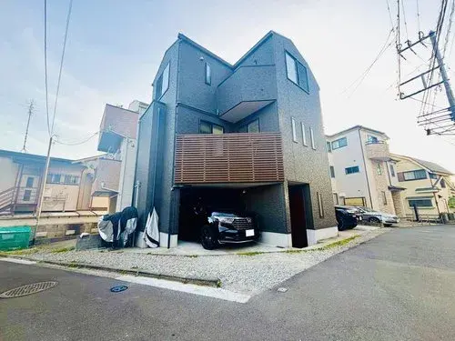 Akiya in Yokohama