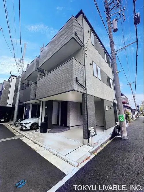 Akiya in Yokohama