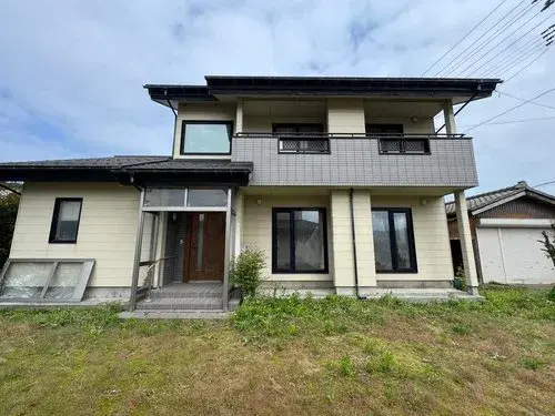Akiya in Murakami
