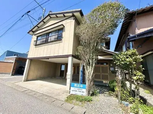 Akiya in Murakami