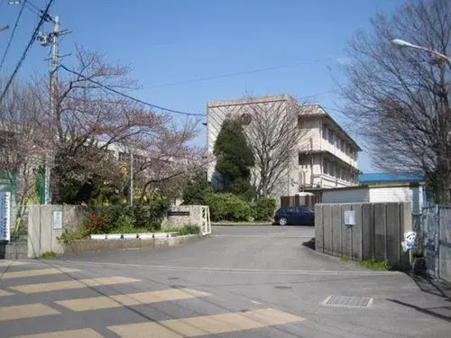 Akiya in Muko
