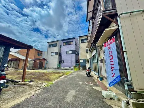 Akiya in Yao