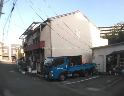 Akiya in Settsu