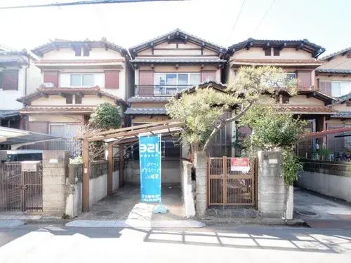Akiya in Takaishi