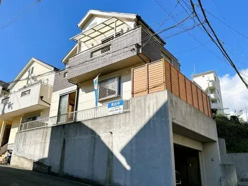 Akiya in Kobe