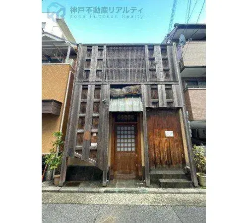 Akiya in Kobe