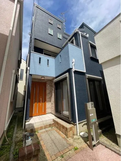 Akiya in Itami