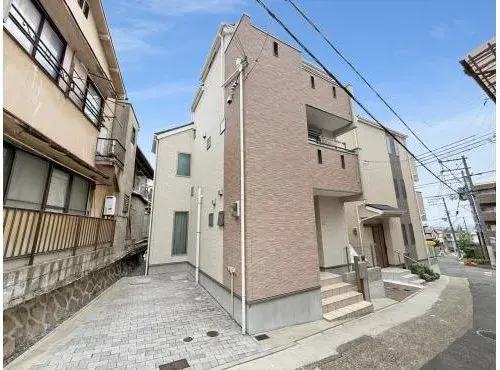 Akiya in Kobe