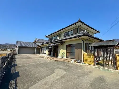 Akiya in Awa