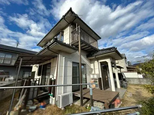 Akiya in Mitoyo