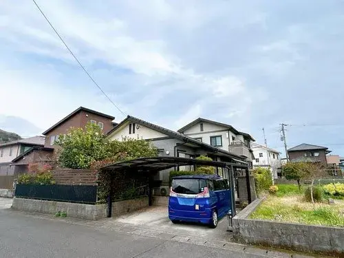 Akiya in Aira