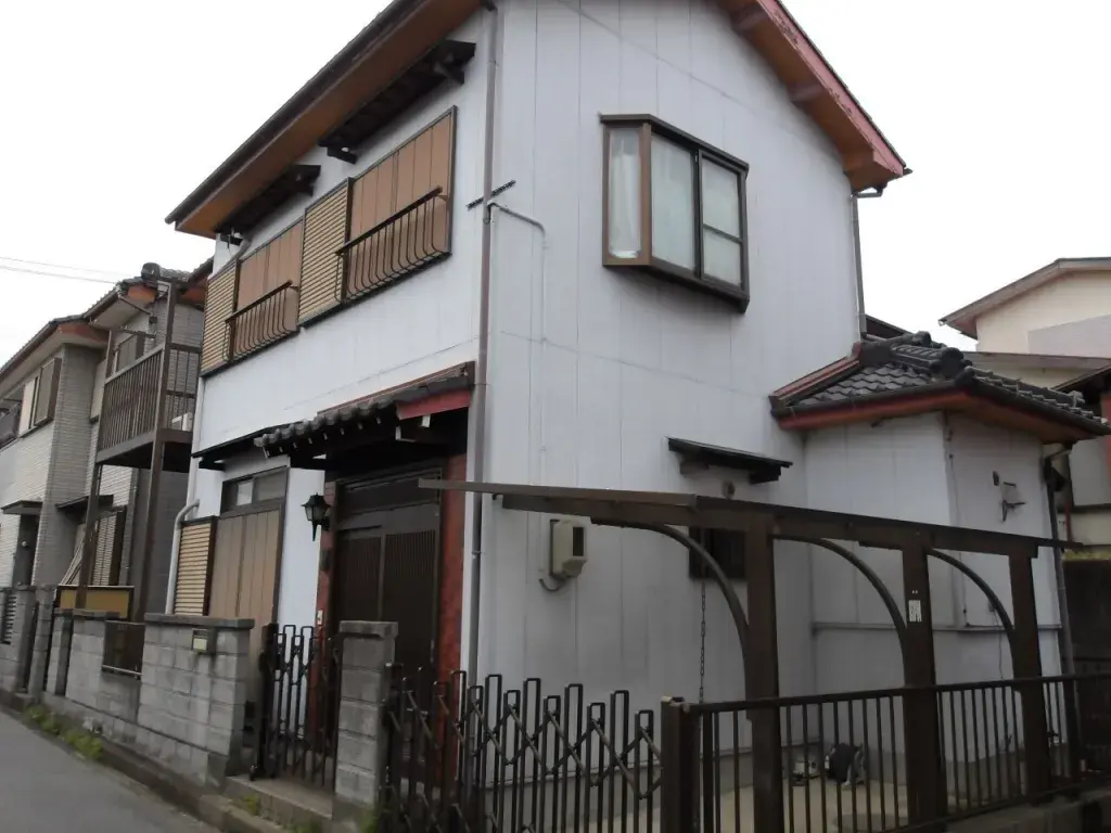 Akiya in Kuwana