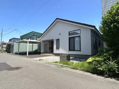 Akiya in Eniwa