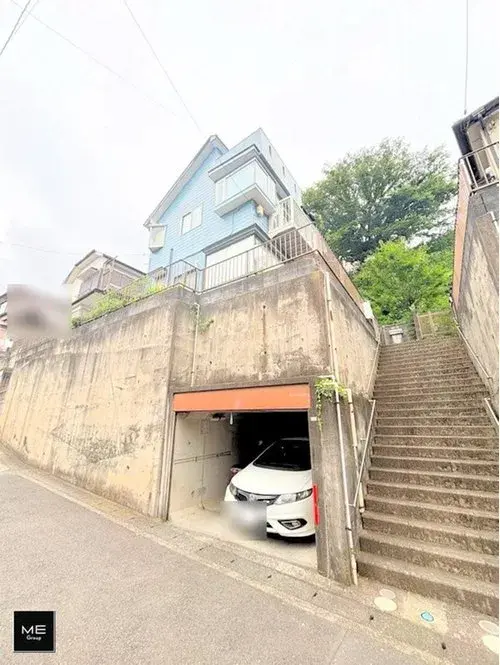 Akiya in Ayase