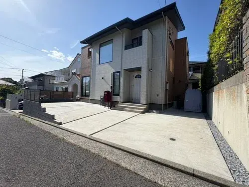Akiya in Yokosuka