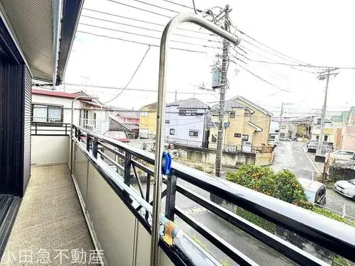Akiya in Zama