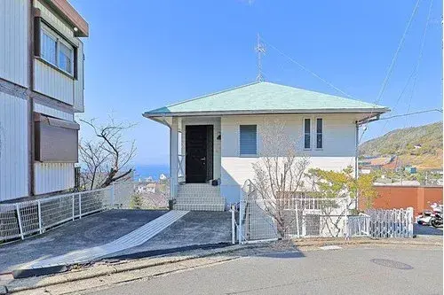 Akiya in Yokosuka