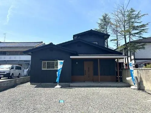 Akiya in Murakami