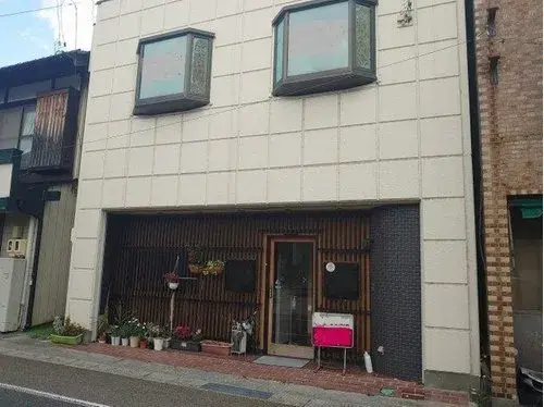 Akiya in Okaya