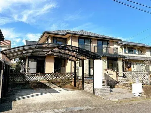 Akiya in Kani