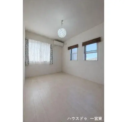 储物空间充足的两层楼
一宫市 爱知县 (5)