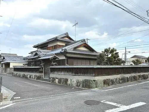 Akiya in Tsu
