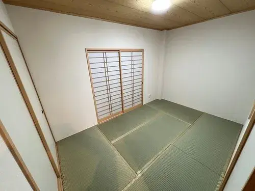 3-Story House with Ample Storage, Higashiosaka City, Osaka Prefecture (5)