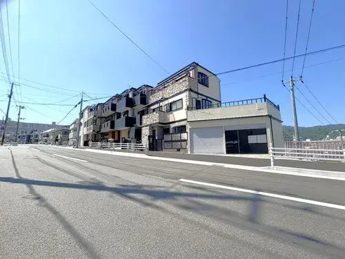 Akiya in Kobe