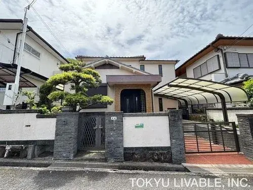 Akiya in Kobe
