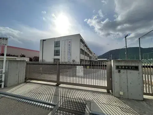 香川县仲多度郡琴平町四室一厨加服务间房产 (7)