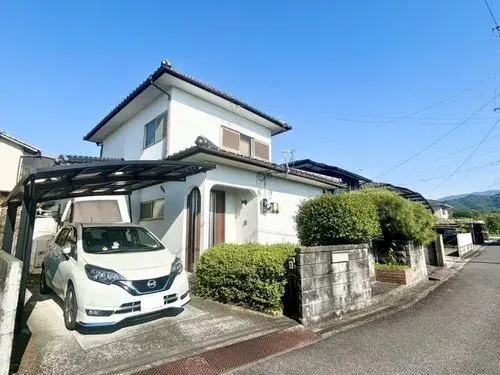 Akiya in Mitoyo