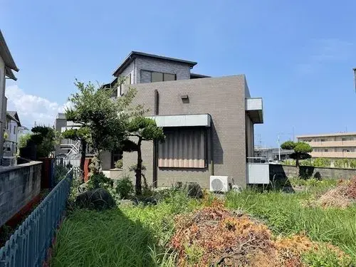 Akiya in Shikokuchuo