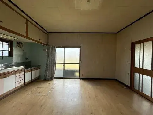 3LDK+S Niihama City Ehime Prefecture (14)