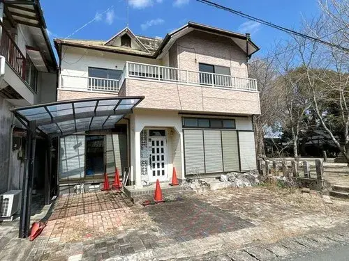 Akiya in Tamana