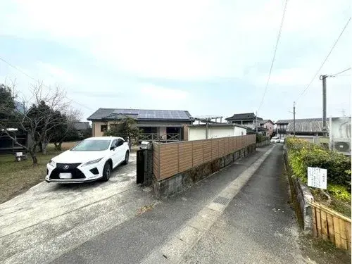 Akiya in Aira