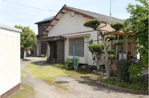 Akiya in Aira