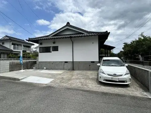 Akiya in Aira