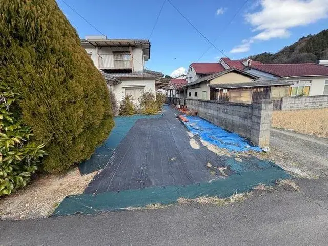Slide 4