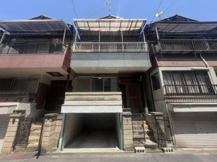 Akiya in Osaka