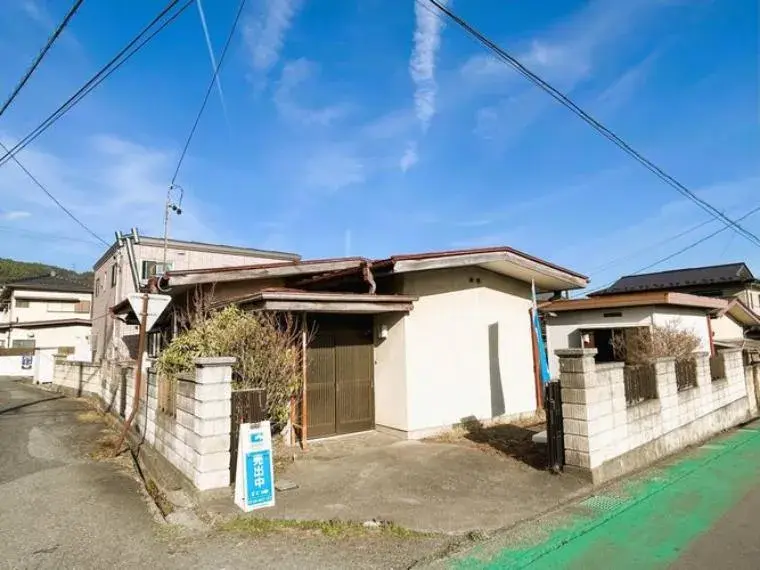 Akiya in Okaya