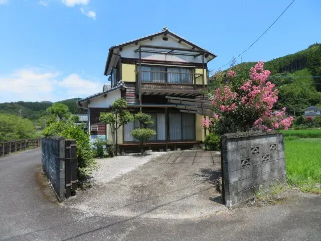 Akiya in Saiki