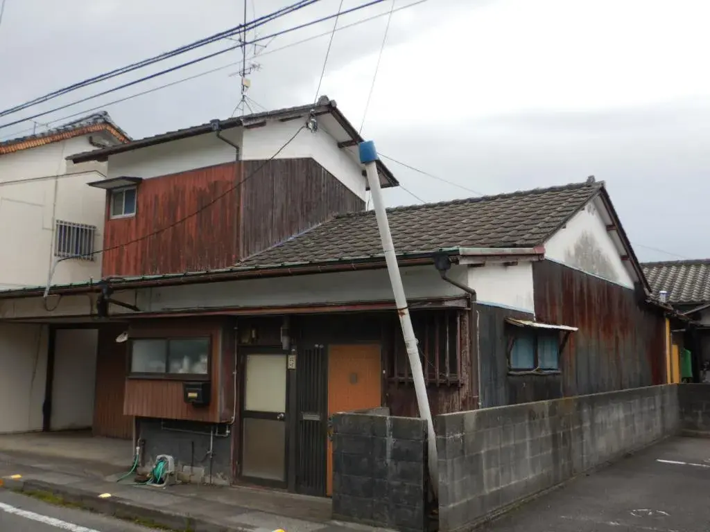 Akiya in Iyo
