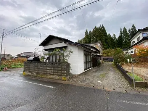 Akiya in Sanjū-machi